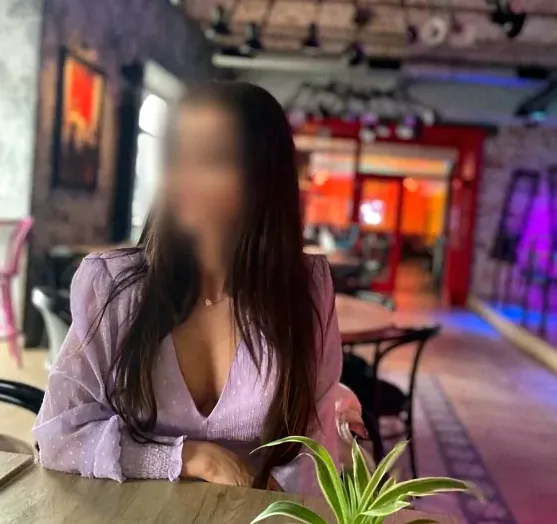 Cindy, 30
