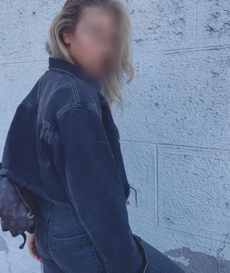 Esmee, 31