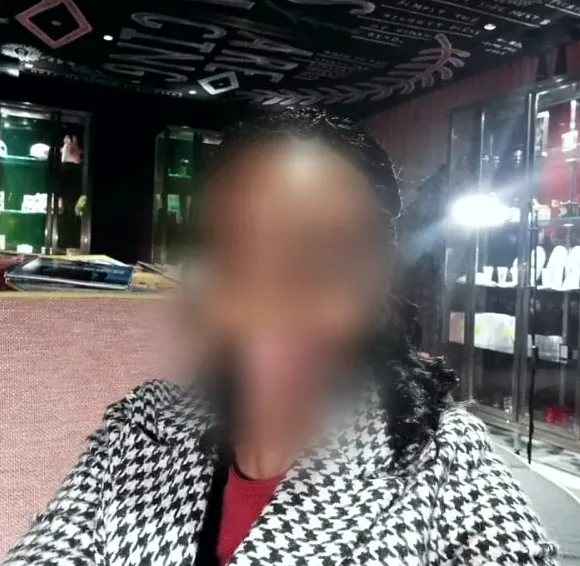 Evi, 39