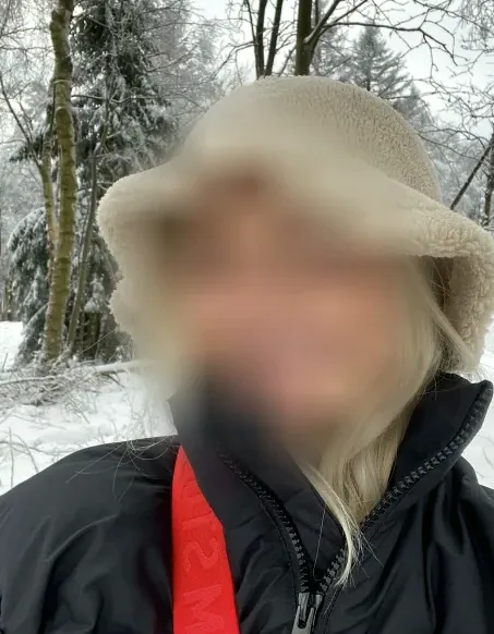 Julie, 20