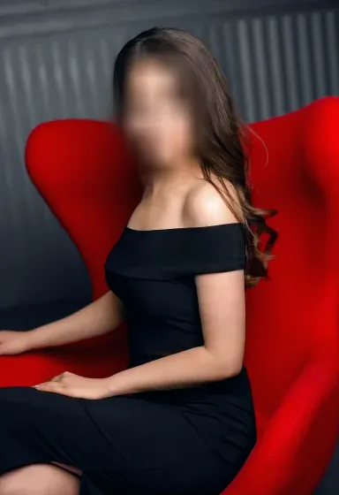 Karin, 32