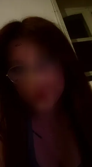 Lois, 24