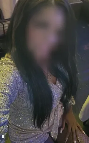 Shania, 36