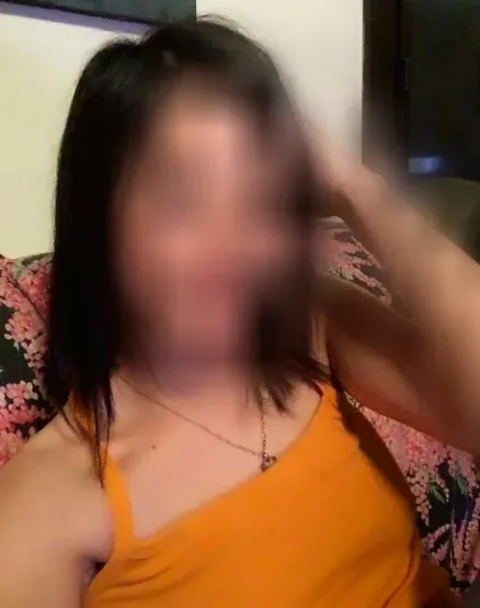 Yasmin, 32