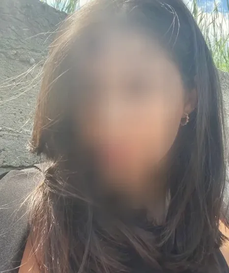 Zeynep, 33